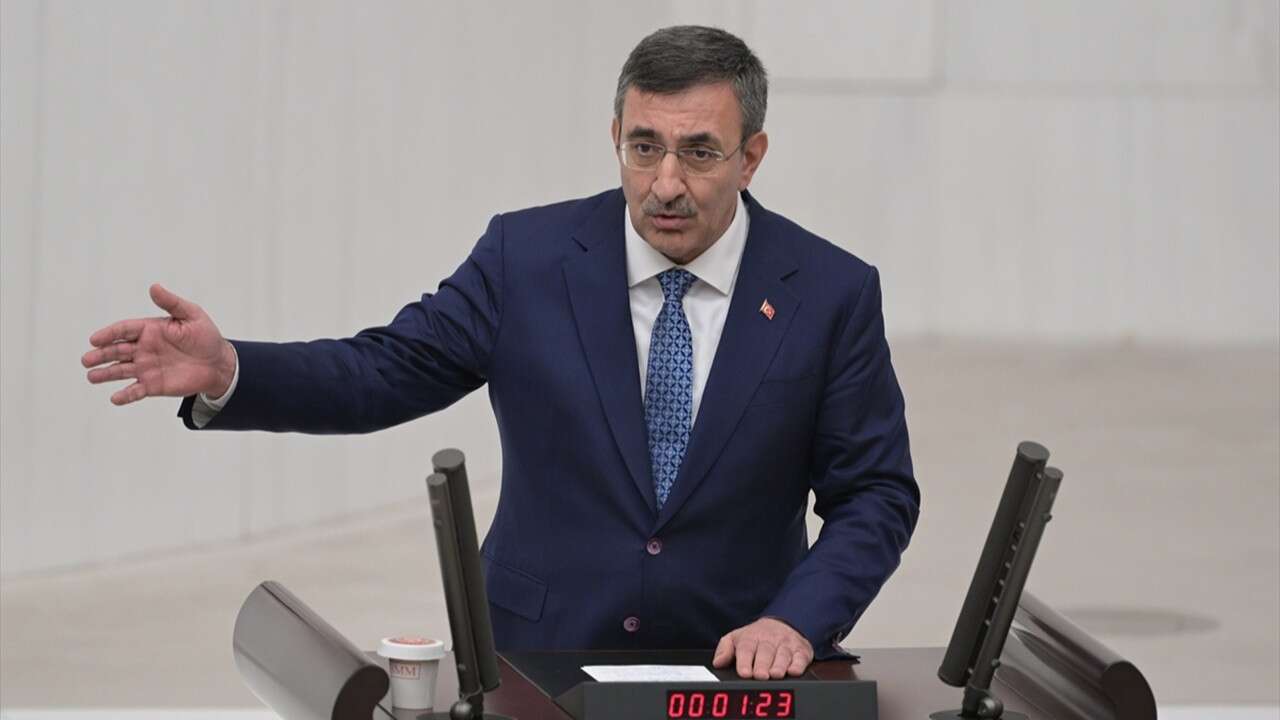 Cevdet Yılmaz açıkladı: "Özel kalem müdürüm fonda büyük kayıp yaşadı"