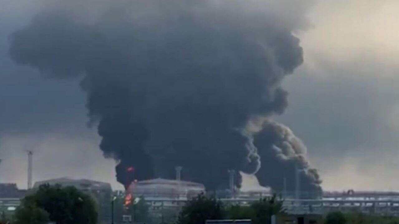 Ukrayna: Rusya'da Omsk Petrol Rafinerisi'ne saldırı düzenledik