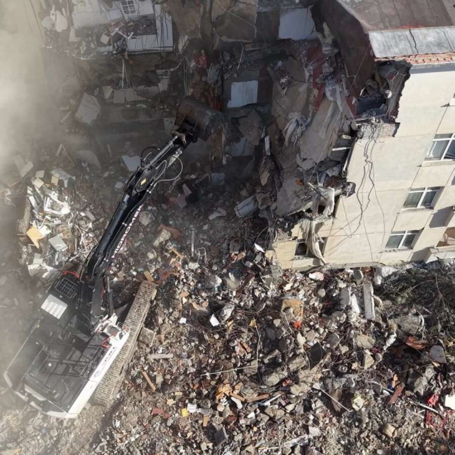 Maltepe'de çöken binada can kaybı 5'e yükseldi! Hayatını kaybedenlerin kimlikleri belli oldu