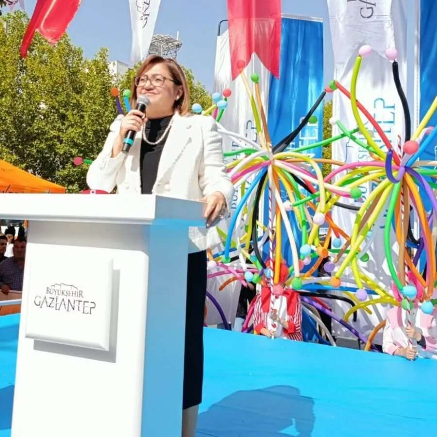 Gaziantep'te gastronomi, tarih ve kültür buluştu, Fatma Şahin Antep'i dünyaya tanıttı.