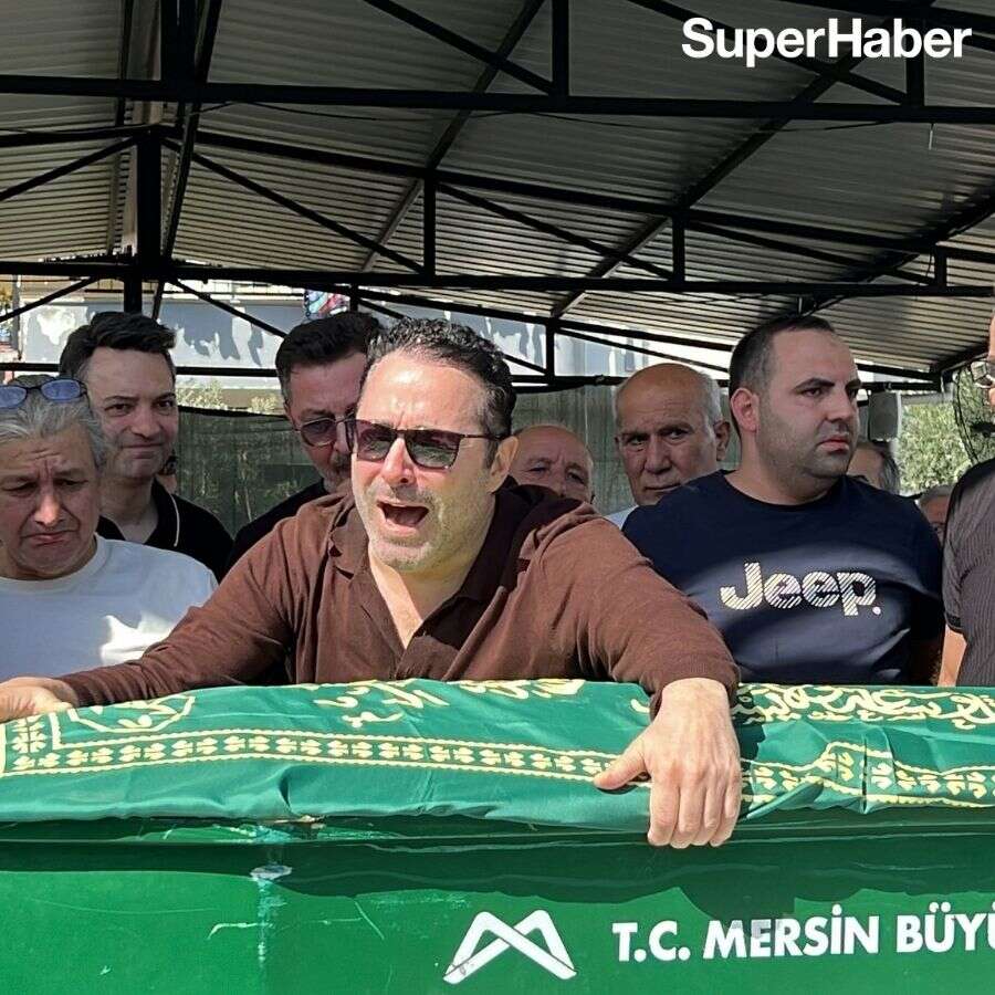 Kızı Sezen Taş'ın tabutuna sarılan Atilla Taş gözyaşlarına boğuldu: Babam, ben geldim babam