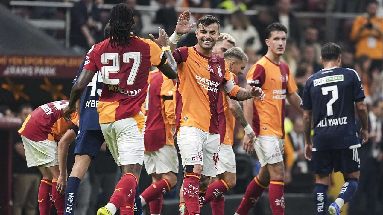 Galatasaray son dakika golleriyle Kasımpaşa'yı yendi