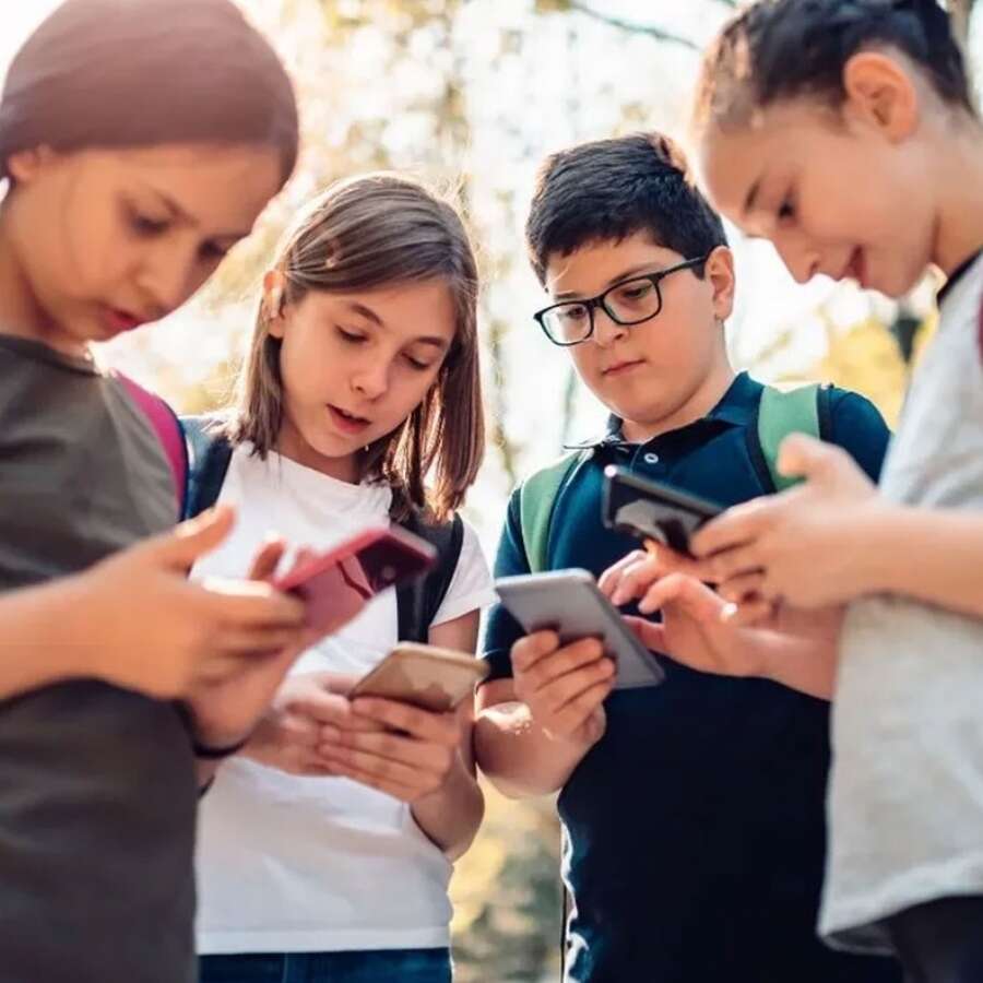 15 yaş altına sosyal medya yasaklandı! Devrim gibi karar Resmi Gazete'de: e-Devlet'le yaş doğrulama gerekecek!