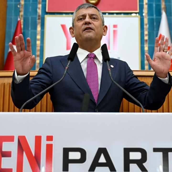 Özgür Özel'in bir vukuatı daha ortaya çıktı! Milletvekillerinin maaşı çekip gitmişler