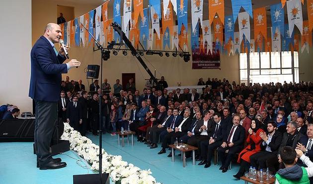 "Bir çete, Amerikan halkı ile dünyayı düşmanlaştırmaktadır!"