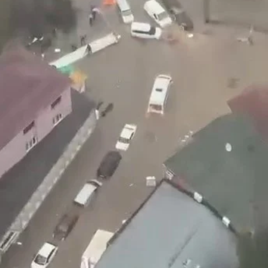 Kuvvetli yağış İstanbul'u felç etti! Kriz masası kuruldu, korkunç bilanço açıklandı