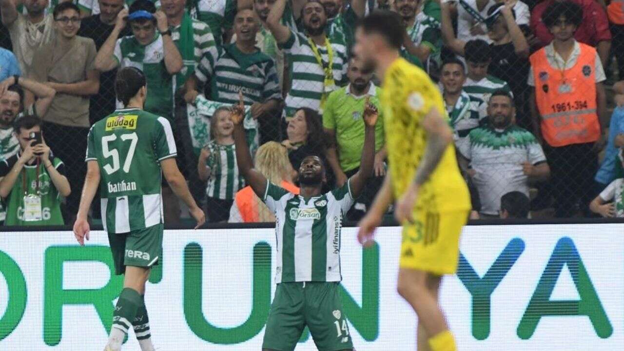 Bursaspor'da tarihi rekor: Türk futbol tarihine geçti