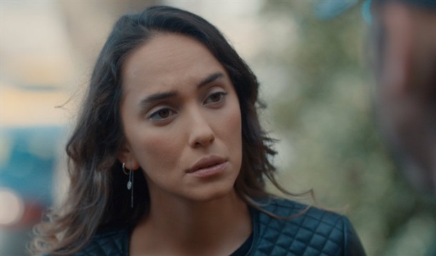 Duygu Sarışın kışkançlık krizine girdi!