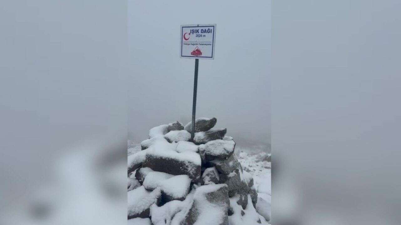 Ankara'da mevsimin ilk karı yağdı