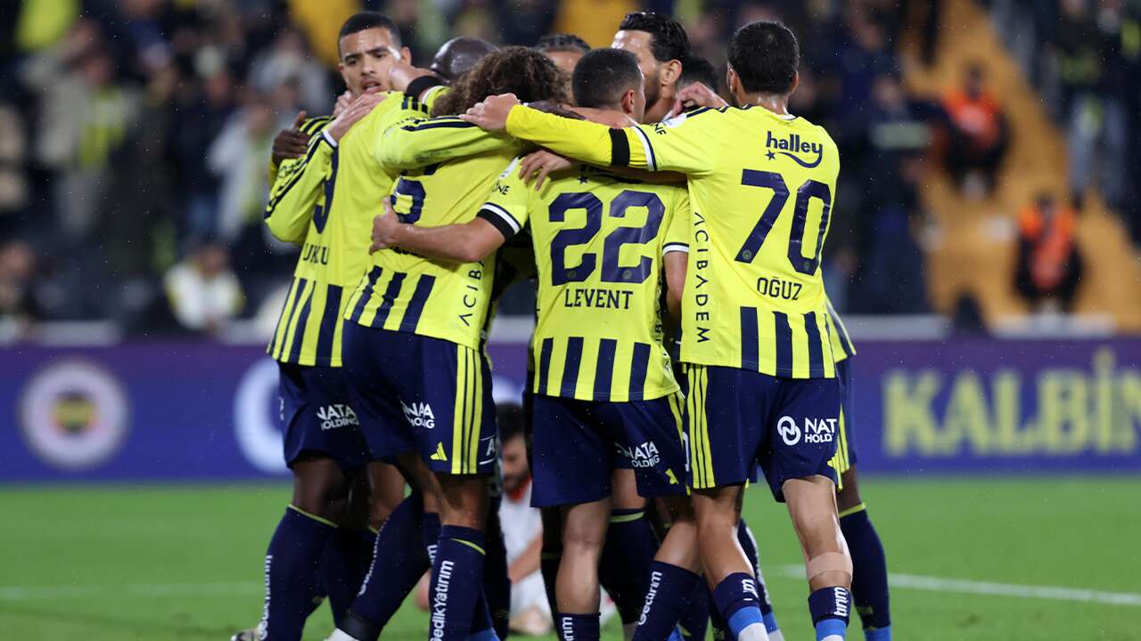 Fenerbahçe, Kadıköy'de Alanyaspor'u rahat geçti
