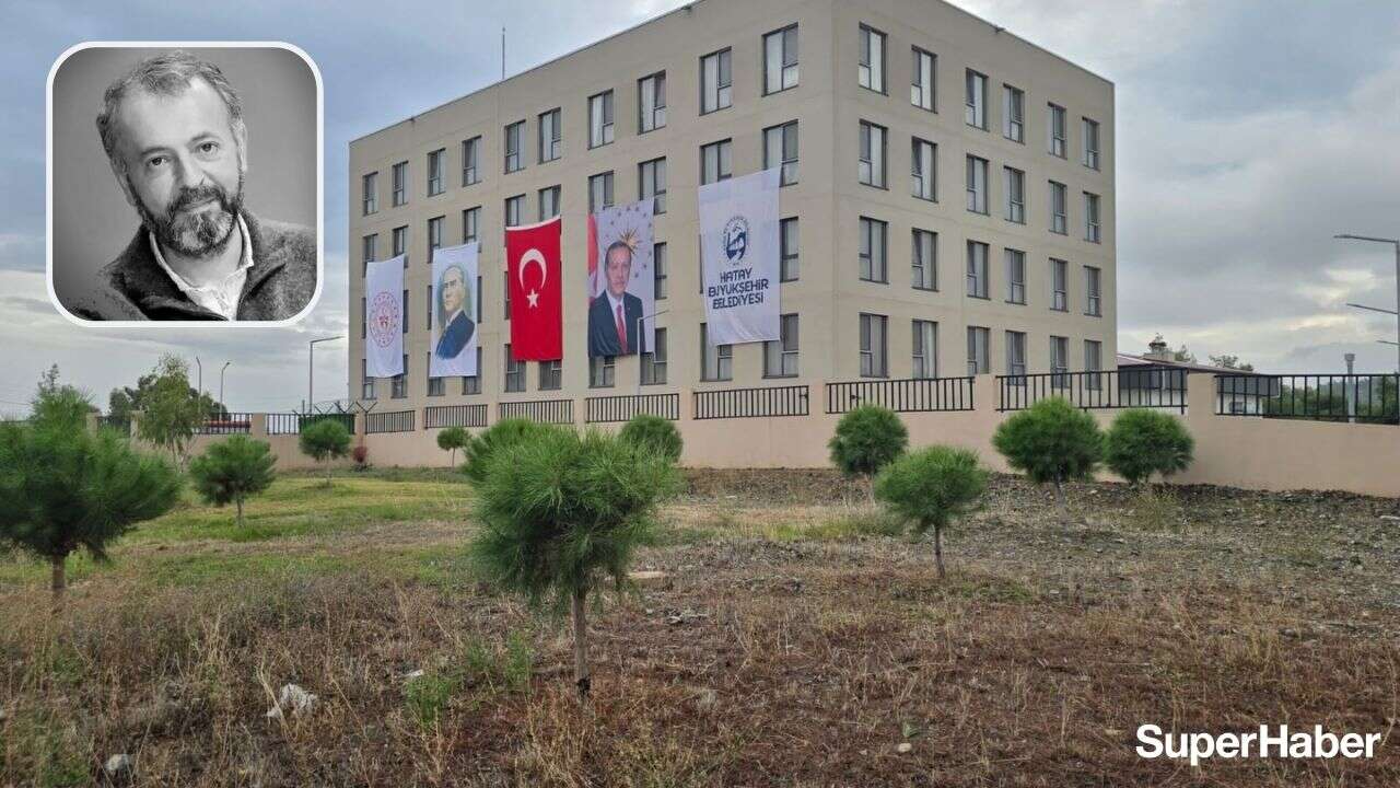 "Bir çöl tanesiyim ama çölün derdini taşıyorum" Merhum şair Mevlana İdris Zengin'in adı Hatay'da yaşatılacak! Kırıkhan'da gözyaşlarıyla açıldı