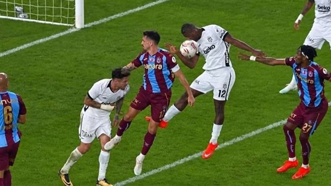 Trabzonspor'un penaltı beklediği pozisyon