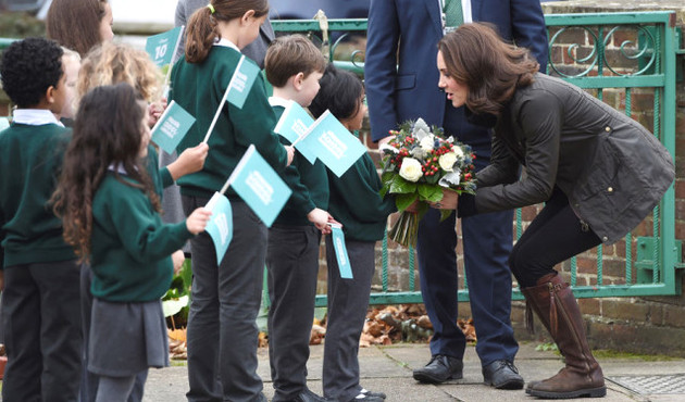 Düşes Kate Middleton, 10 yıldır aynı çizmeyi giyiyor!