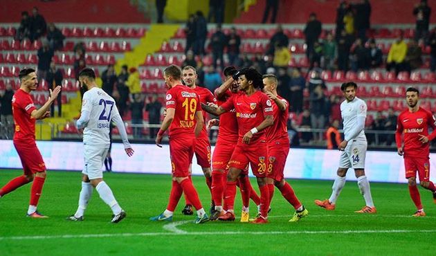 Kayserispor, Eyüpspor'ü 3-2'lik skorla geçmeyi başardı!