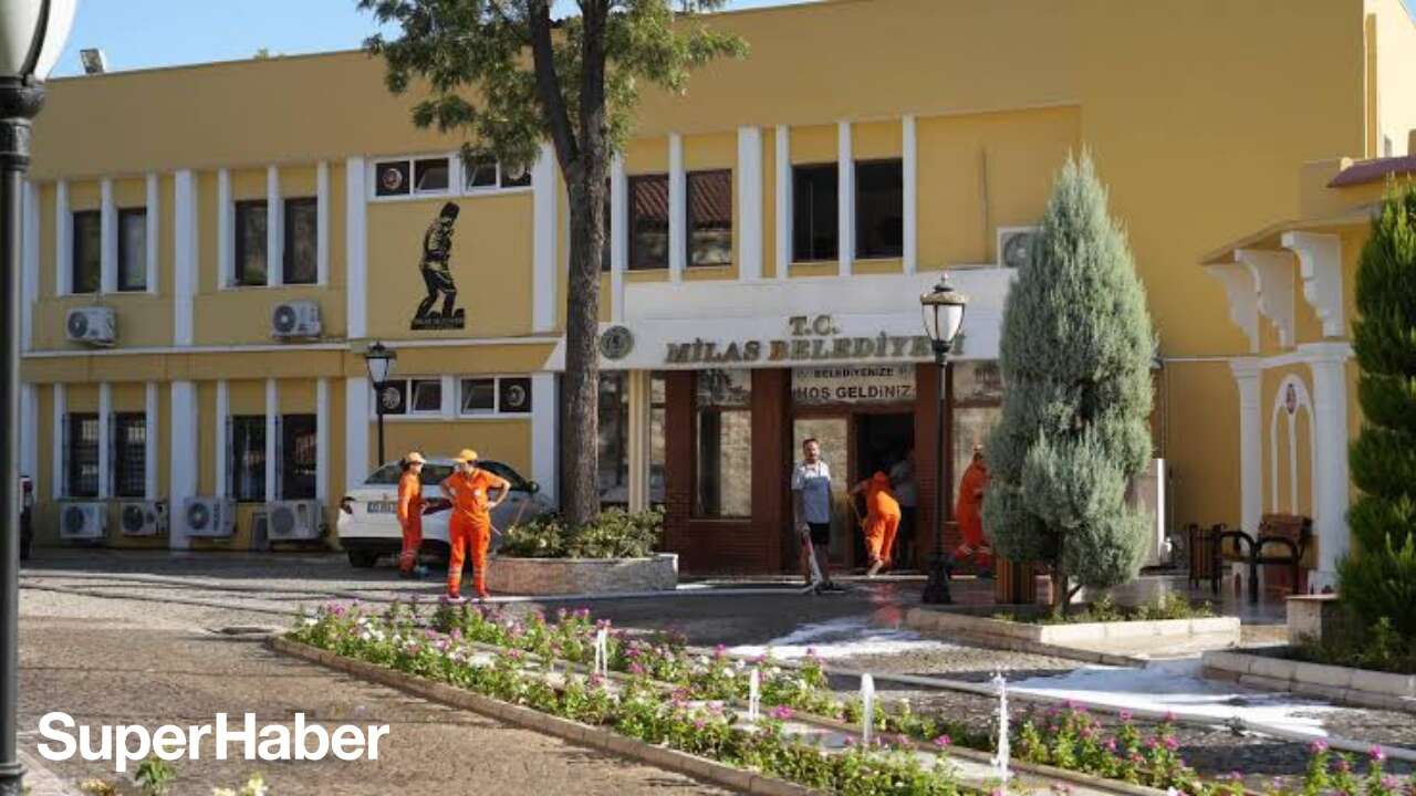 Milas Belediyesi'ne sabaha karşı dev operasyon: Polis binaya giriş ve çıkışları kapattı!