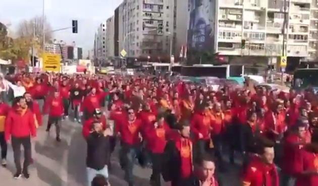 Galatasaray taraftarı Ali Sami Yen Sokak'tan yola çıktı! / VİDEO