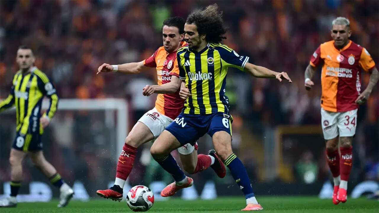 Bilgi olarak söylüyorum diyerek açıkladı: "Derbiyi Galatasaray kazanırsa Fenerbahçe'nin yeni hocası olacak"
