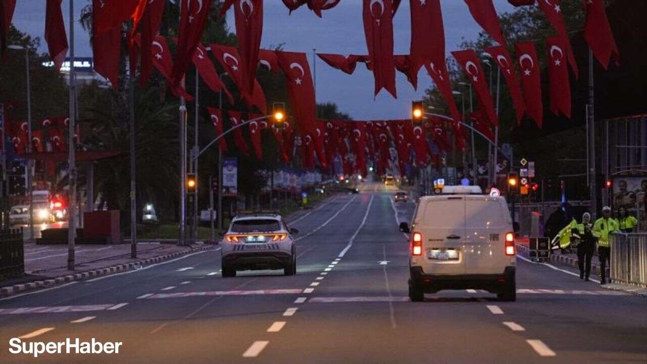 Cumhuriyet Bayramı provası başladı! İstanbul Valiliği kapatılan yolları açıkladı!