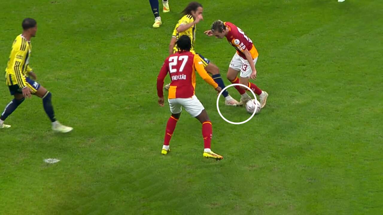 Galatasaraylıların penaltı isyanı! Hakem yorumcuları pozisyona ne dedi?