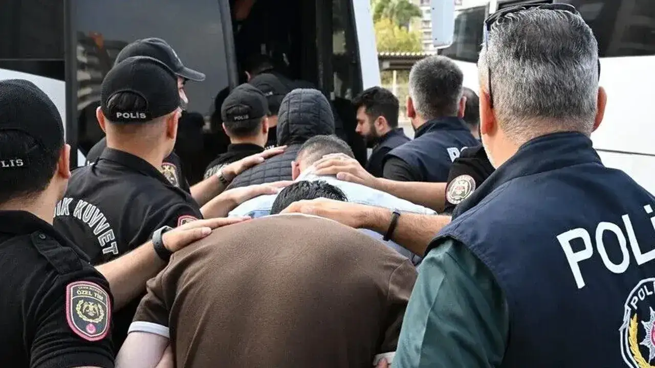 Daltonlar suç örgütüne 30 ilde eş zamanlı operasyon: Tetikçileri WhatsApp gruplarından kiralamışlar...