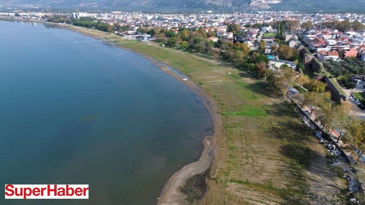 Korkutan görüntü! Dereler taştı, barajlar doldu, İznik Gölü çekilmeye devam ediyor
