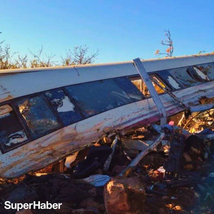 İspanya'da hızlı tren kazası! İki hızlı tren çarpıştı, vagonlar yamaçtan yuvarlandı