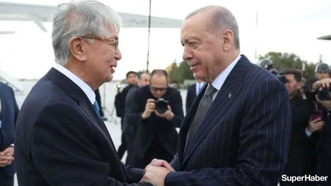 Erdoğan'dan Tokayev'e sıcak karşılama! 21 pare top atışı yapıldı
