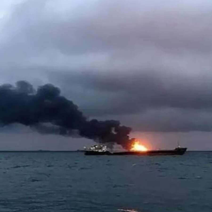 NATO toplantısı sürerken gemiye mesaj gibi saldırı! Fransız uçağı uyardı, yine de önlenemedi