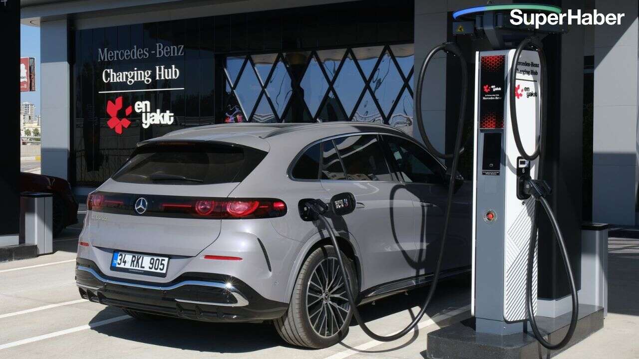 Mercedes-Benz ve En Yakıt iş birliğiyle Türkiye’nin ilk Flagship konseptli yüksek hızlı şarj istasyonu Adana’da açıldı