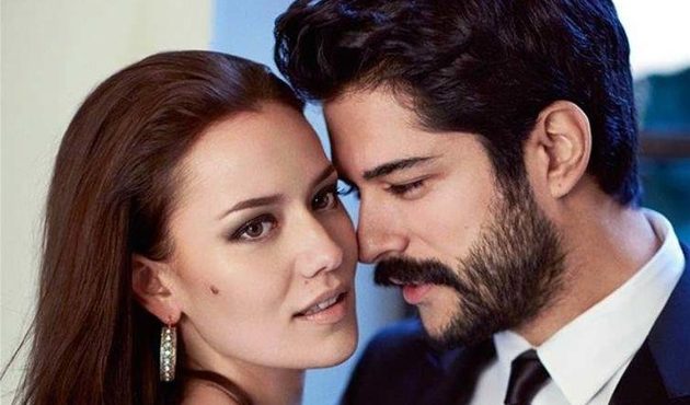 Burak Özçivit'ten eşi Fahriye Evcen'e dudak uçuklatan jest!