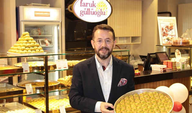 Hakim ünlü baklavacı Faruk Güllü'ye böyle fırça attı...