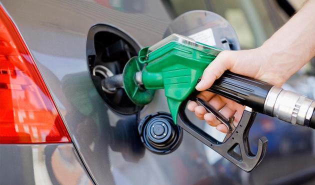 Benzine yarın geçerli olmak üzere büyük indirim geldi!