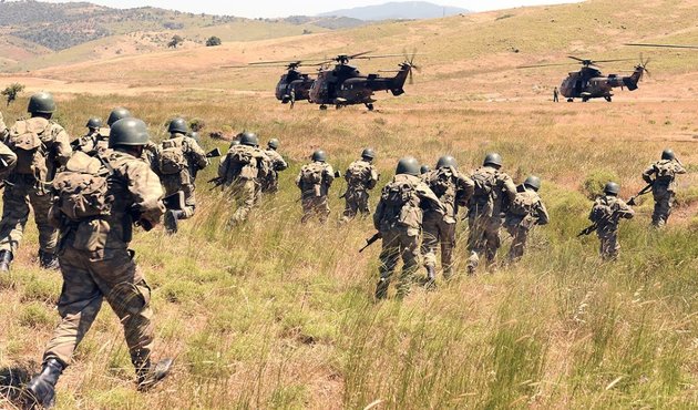 Türk komandoları Afrin sınırında! Harekat emri bekleniyor...