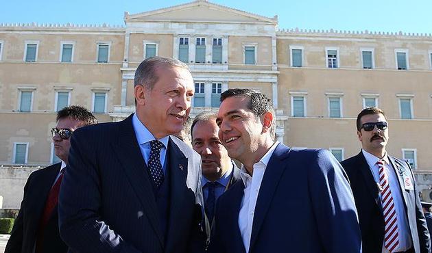 Erdoğan'dan Atina'da net mesaj! "Hiç bir ülkenin toprağında gözümüz yok"