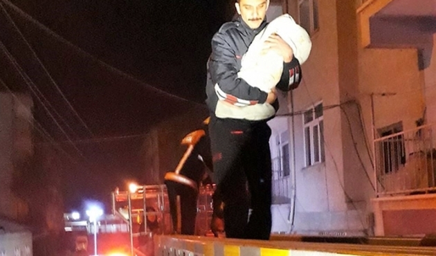 İtfaiye bebekleri böyle kurtardı...