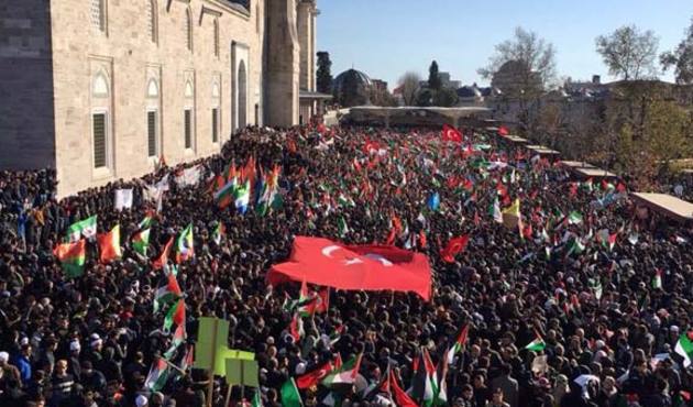 Fatih Camii'nde "Kudüs" protestosu!