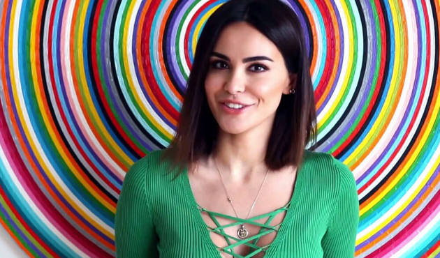 Zeynep Demirel suda doğum yaptığı fotoğrafı paylaştı!