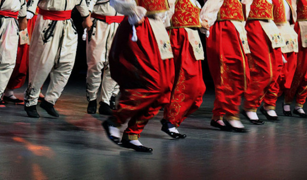 İltica eden folklorcular için flaş hamle!