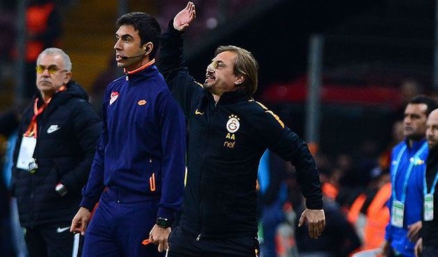 Ayhan Akman Muslera'ya küfür etti!