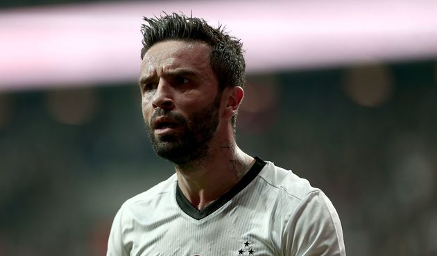 Gökhan Gönül ihraç edildi Beşiktaş harekete geçti!