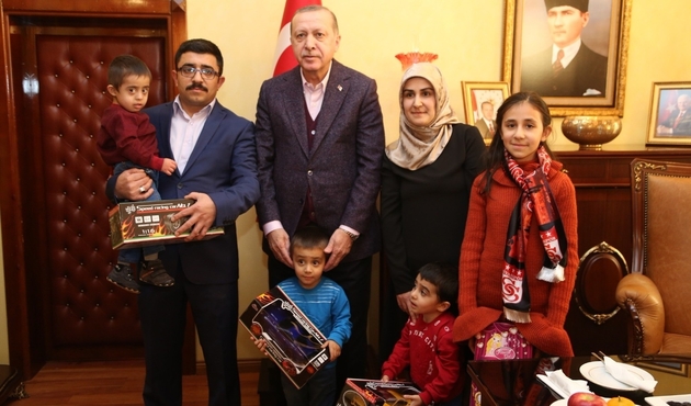 Cumhurbaşkanı Erdoğan o üçüzlerle bir araya geldi...