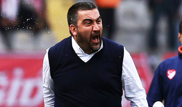 'Ümit Özat, taraftar baba-oğula saldırdı'
