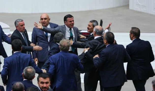 Bütçe görüşmelerinde tansiyon yükseldi...