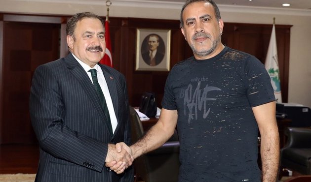 Bakan Eroğlu türkü yazdı, Haluk Levent söyleyecek!