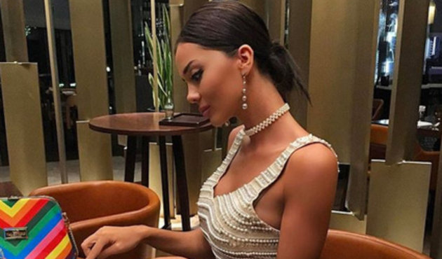 Yılmaz Vural'ın elini nereye koyacağını bilemediği fotoğraf için, Cansu Taşkın'dan açıklama geldi....