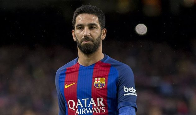 Arda Turan'da flaş gelişme! İlk uçakla Türkiye'ye geldi...