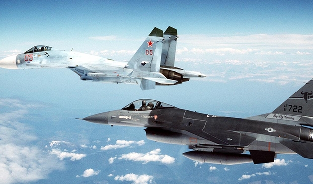 ABD ve Rus jetleri Suriye'de karşı karşıya geldi: 40 dakika it dalaşı...