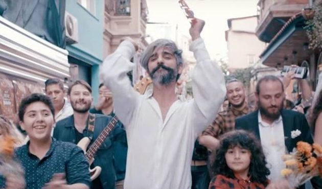Manuş Baba şarkısının çalıntı olduğu iddialarına cevap verdi!