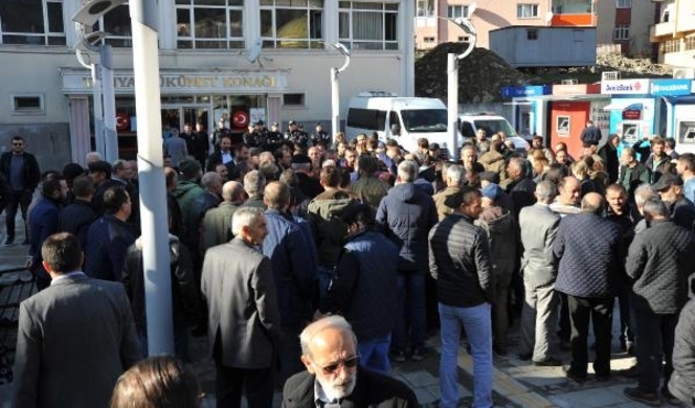 9 yaşındaki öğrencisini taciz ettiği iddiasıyla tutuklandı...