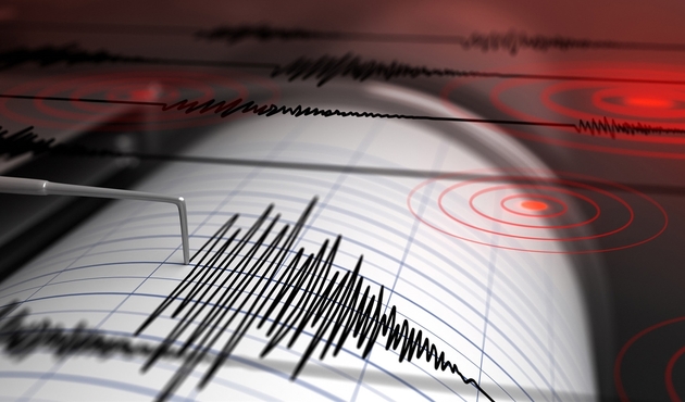Endonezya'da 7,3 büyüklüğünde deprem...